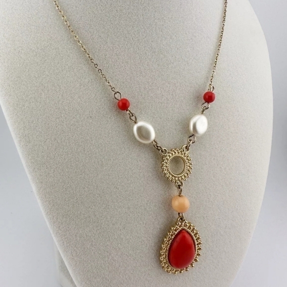 Avon Faux Pearls Orange Acrylic Beads Teardrop Pendant 16” Gold Tone Necklace - Picture 4 of 9